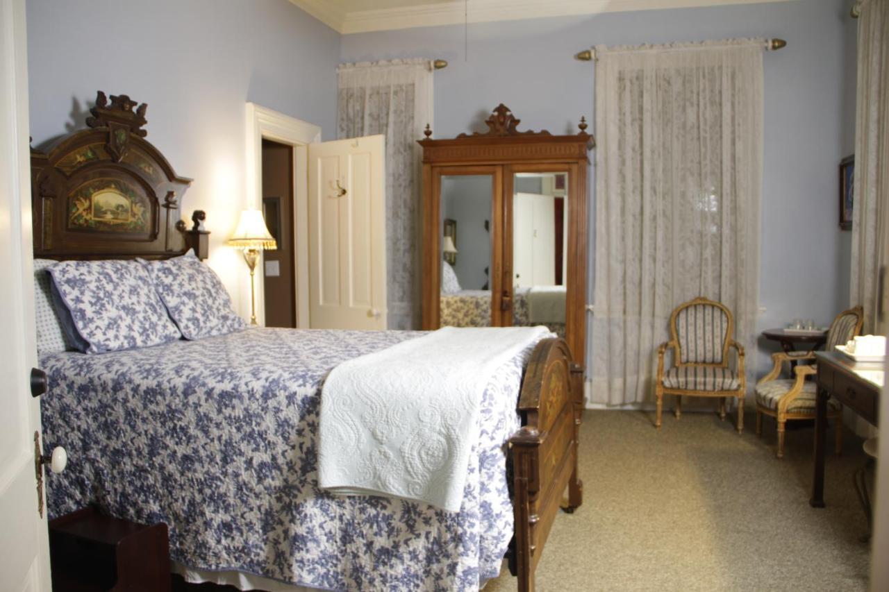 Flowertown Bed And Breakfast Summerville Exterior photo