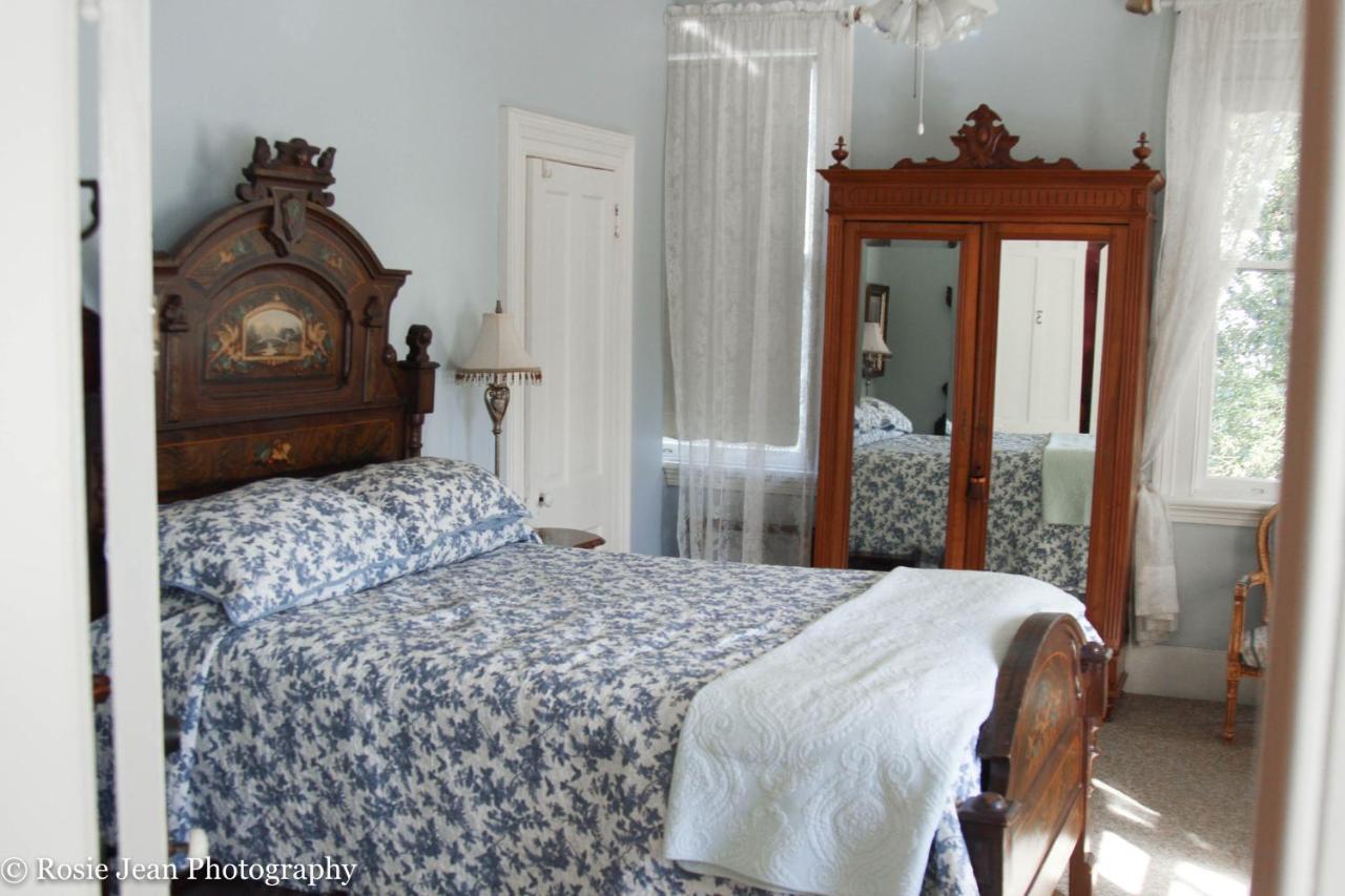 Flowertown Bed And Breakfast Summerville Exterior photo